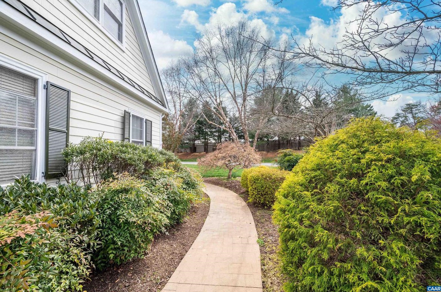 3570 Turnbridge Ln, Keswick, VA 22947