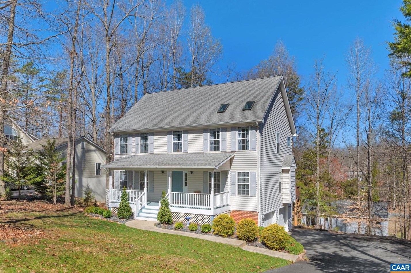 294 Jefferson Dr, Bybee, VA 22963