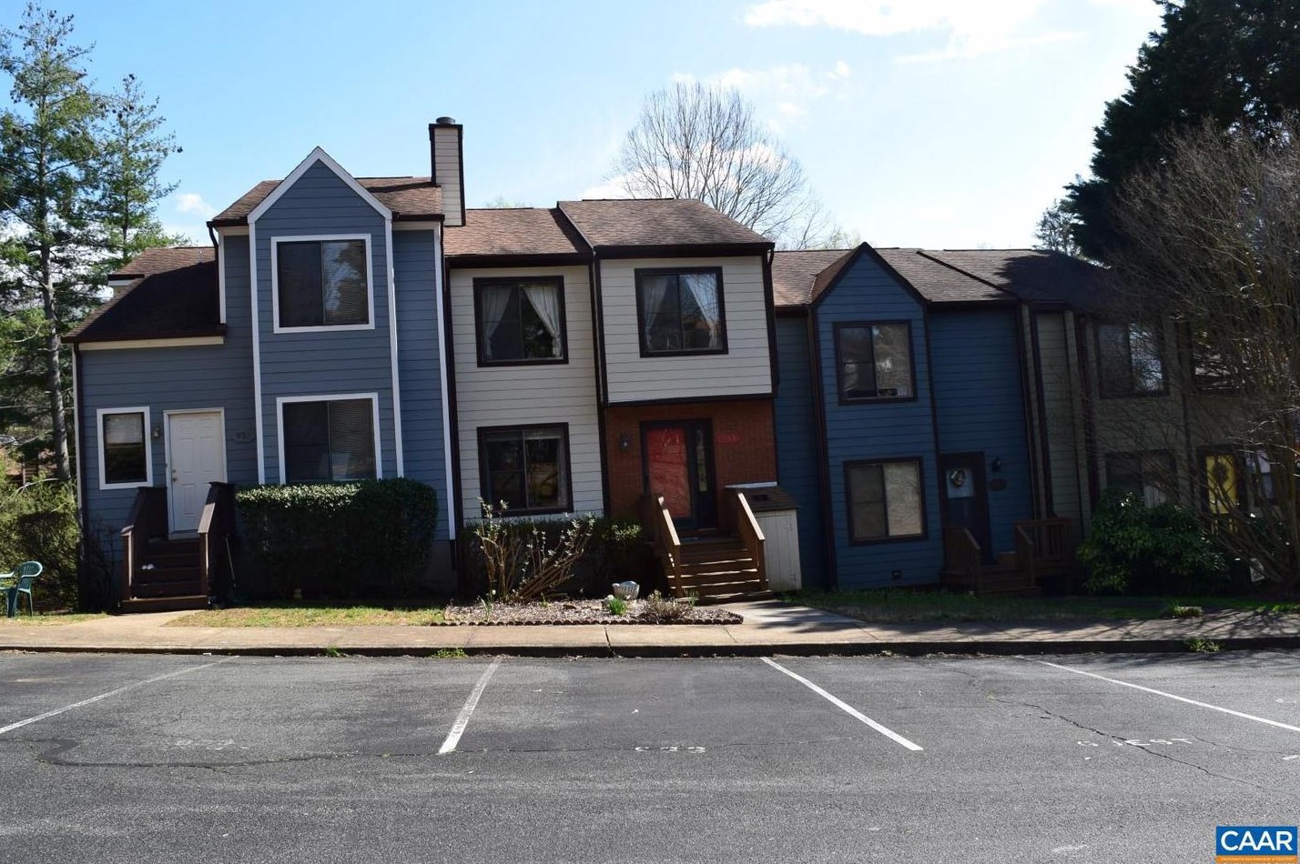 933 Stonehenge Rd, Charlottesville, VA 22901