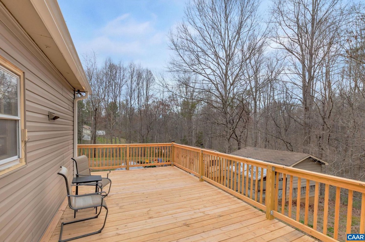 262 Mohican Trl, Ruckersville VA  22968-3437 exterior
