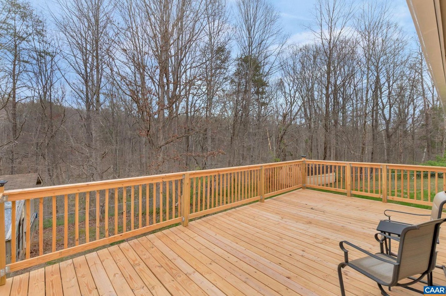 262 Mohican Trl, Ruckersville VA  22968-3437 exterior