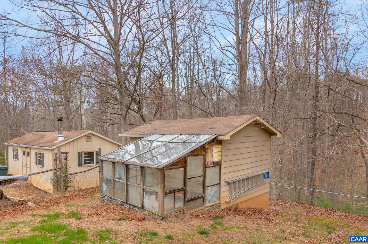 262 Mohican Trl, Ruckersville VA  22968-3437 exterior