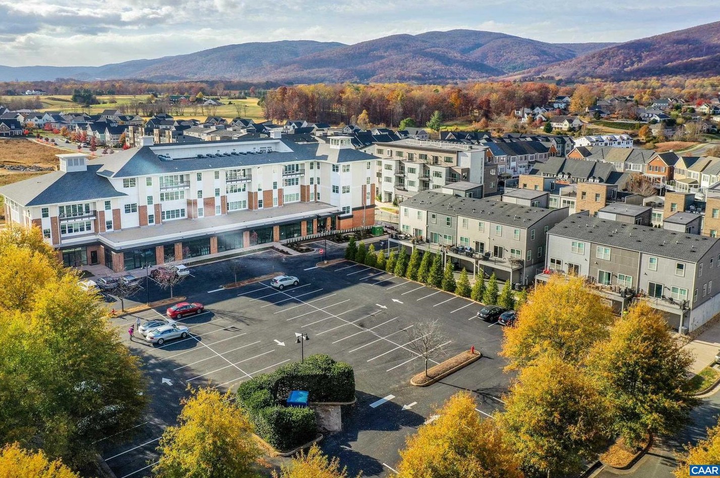 1035 Heathercroft Cir #208, Crozet, VA 22932