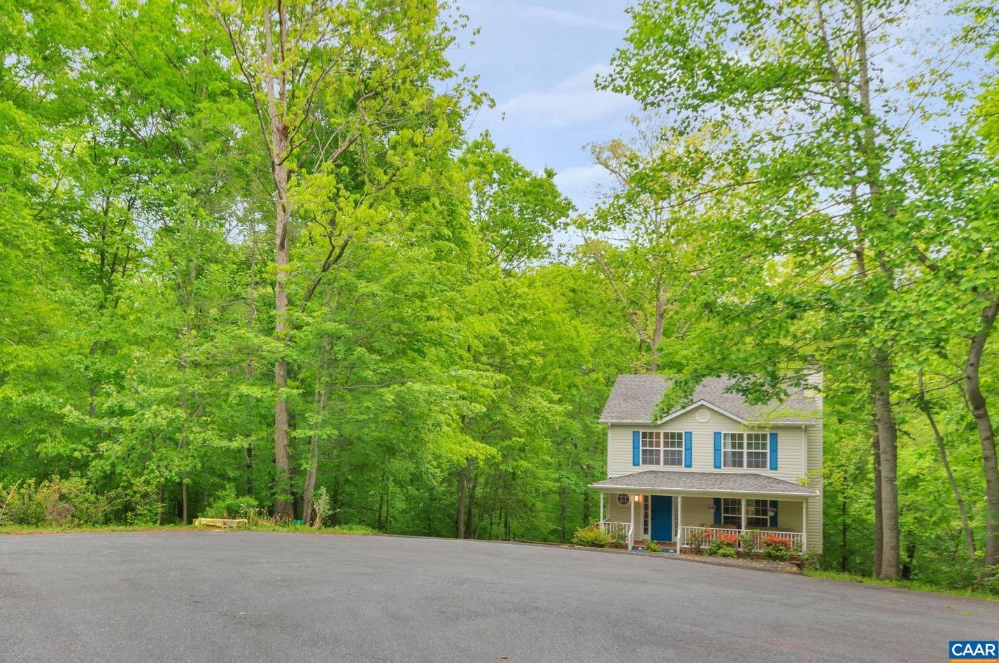 3 Watts Cir, Bybee VA  22963-2051 exterior
