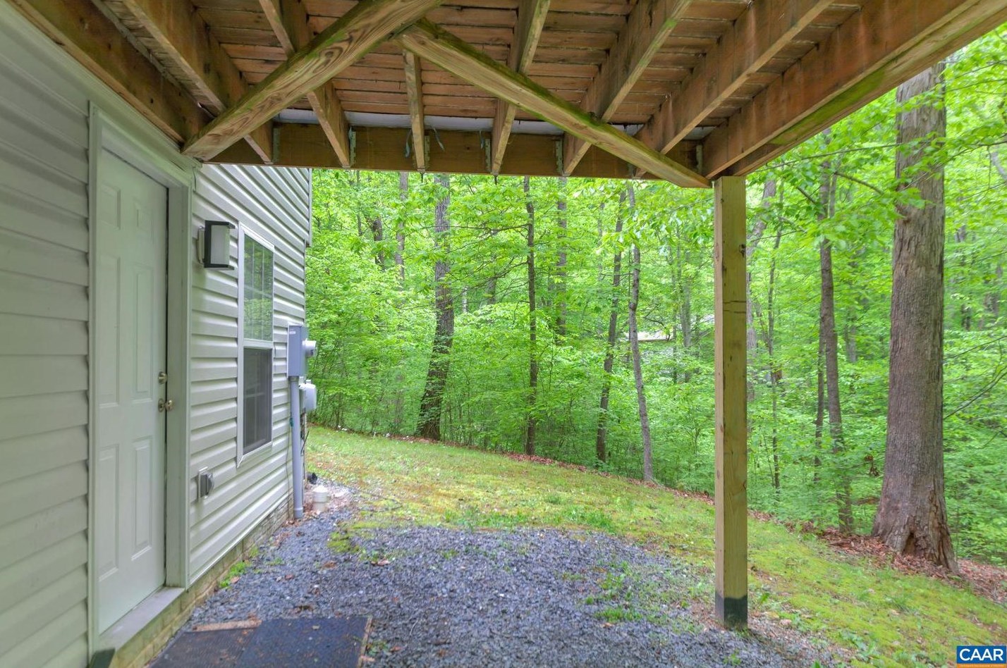 3 Watts Cir, Bybee VA  22963-2051 exterior