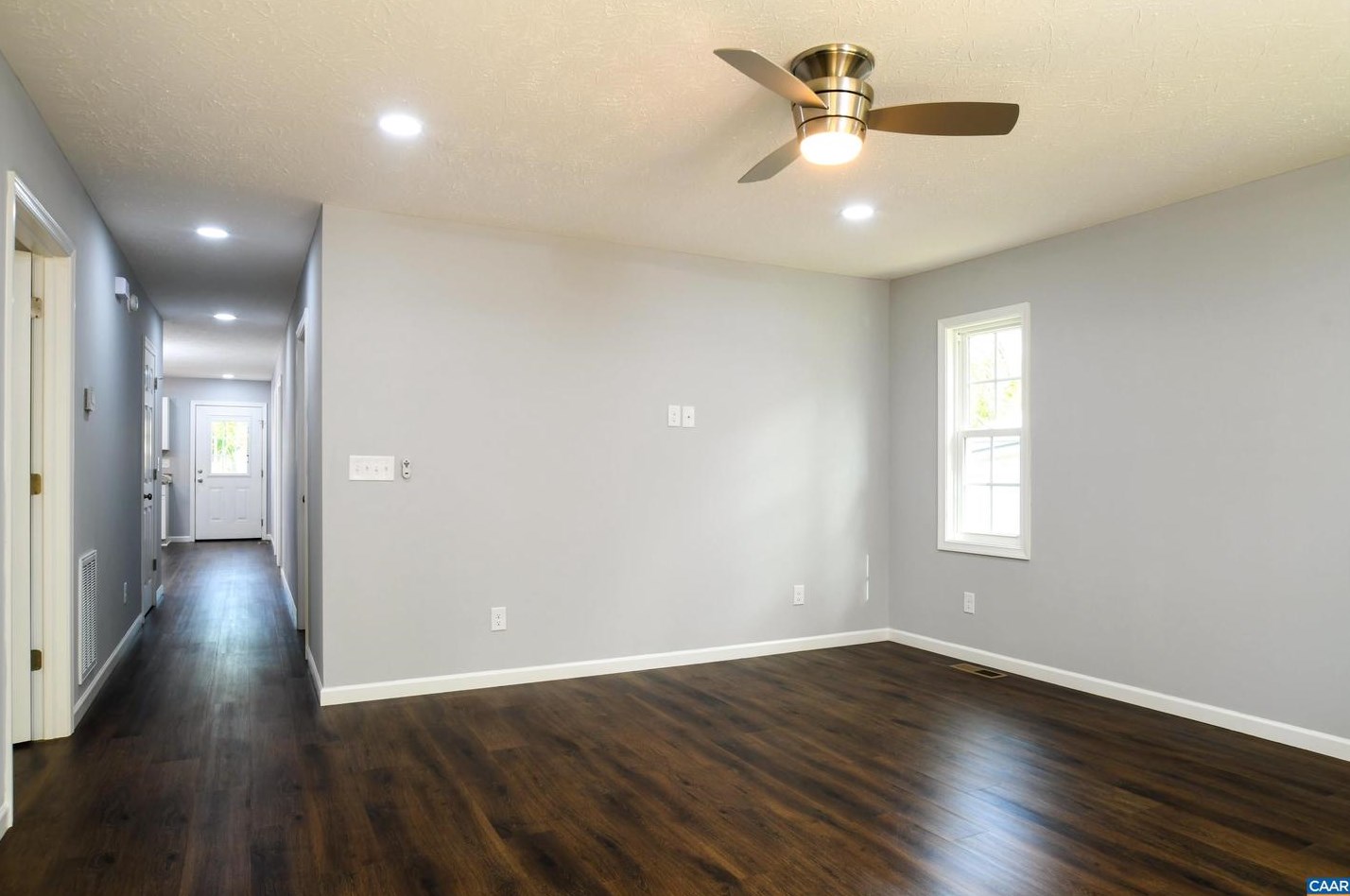 833 Bayard Ave, Waynesboro, VA 22980-2818