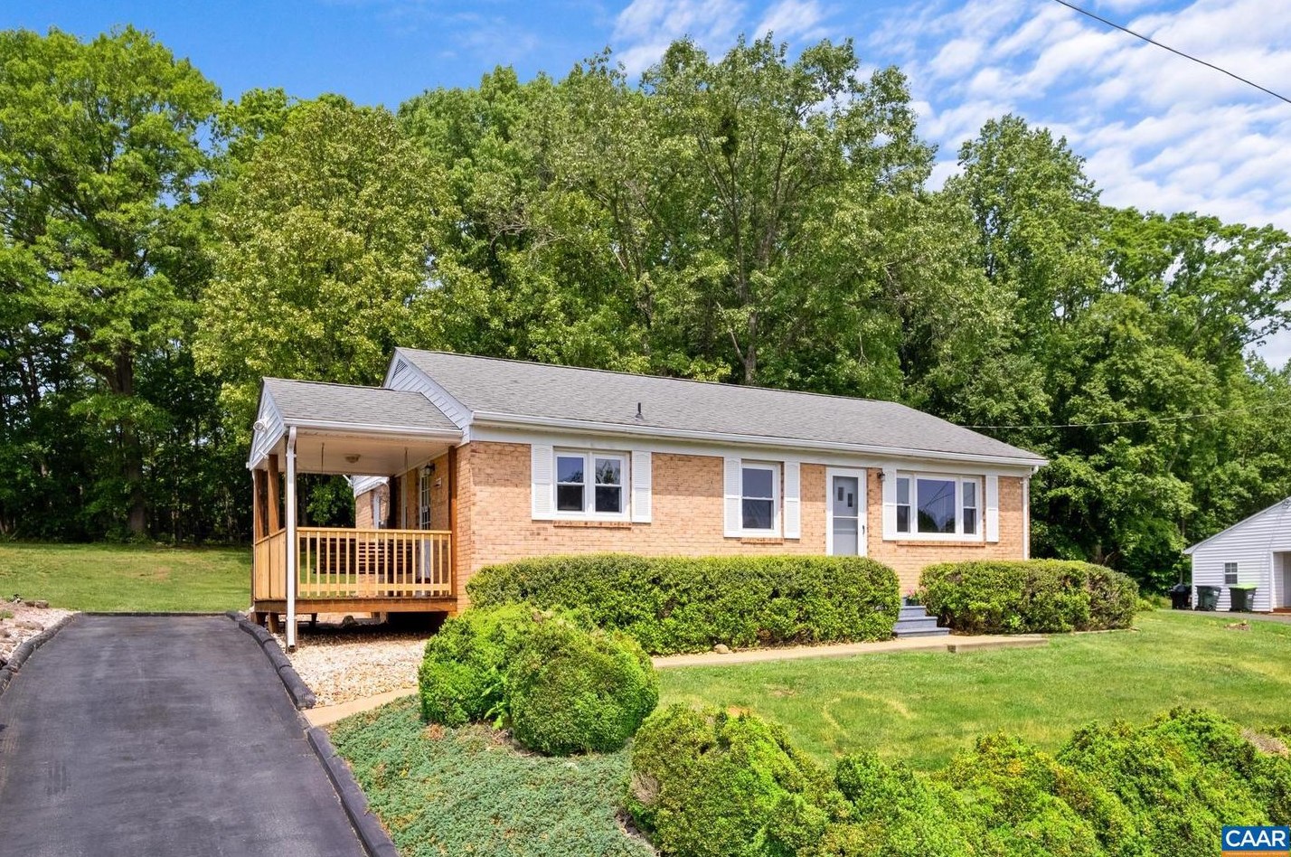 449 Locust Ln, Ruckersville, VA 22968