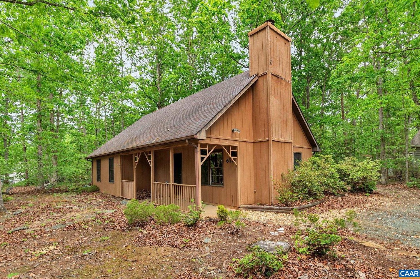 671 Jefferson Dr, Bybee, VA 22963