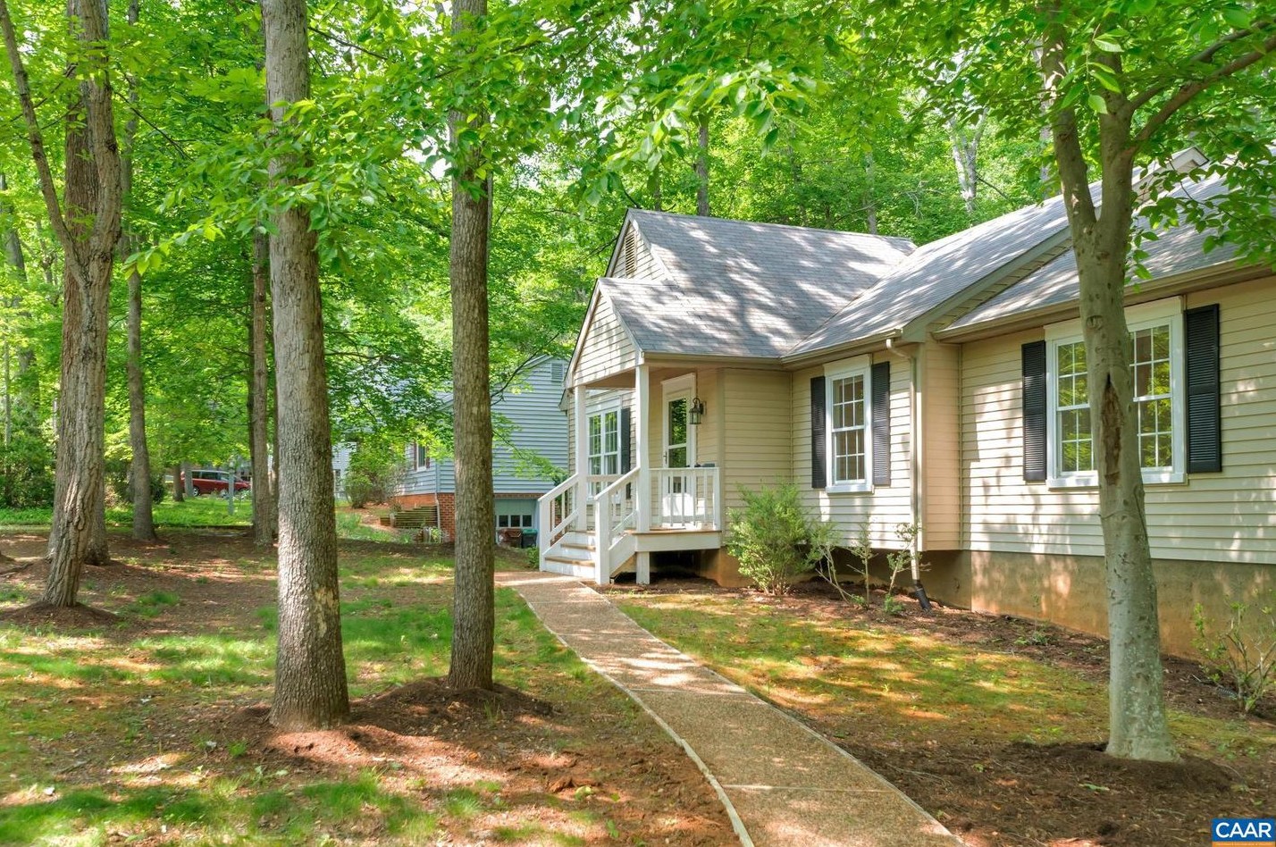 12 Albano Ct, Bybee, VA 22963