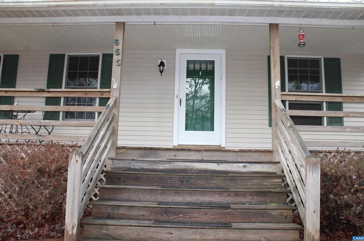 655 Jefferson Dr, Bybee, VA 22963