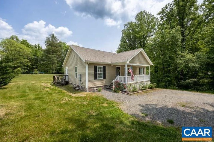 754 Greene Acres Rd, Stanardsville, VA 22973
