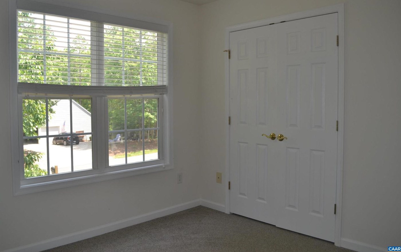 34 Marwood Dr, Bybee VA  22963-2814 exterior