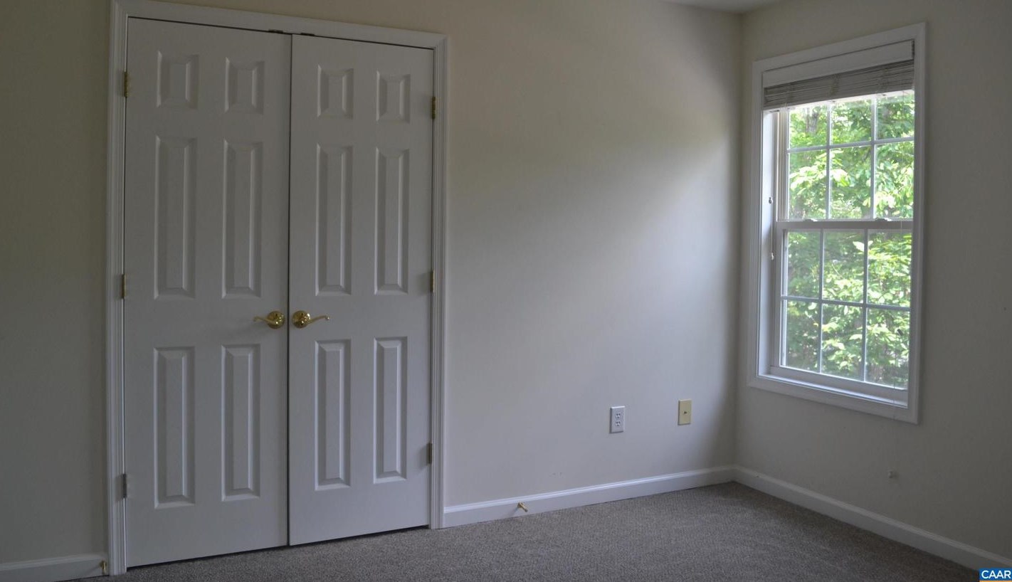 34 Marwood Dr, Bybee VA  22963-2814 exterior