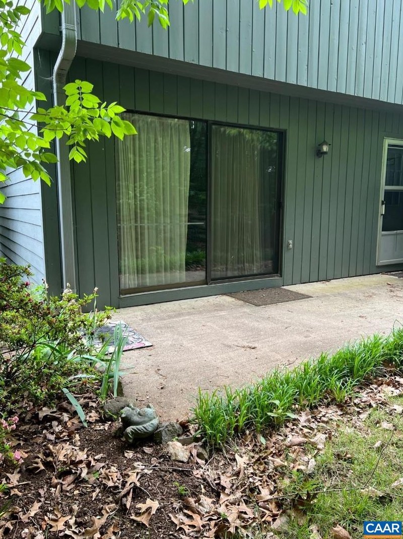 225 Harvest Dr, Charlottesville, VA 22903