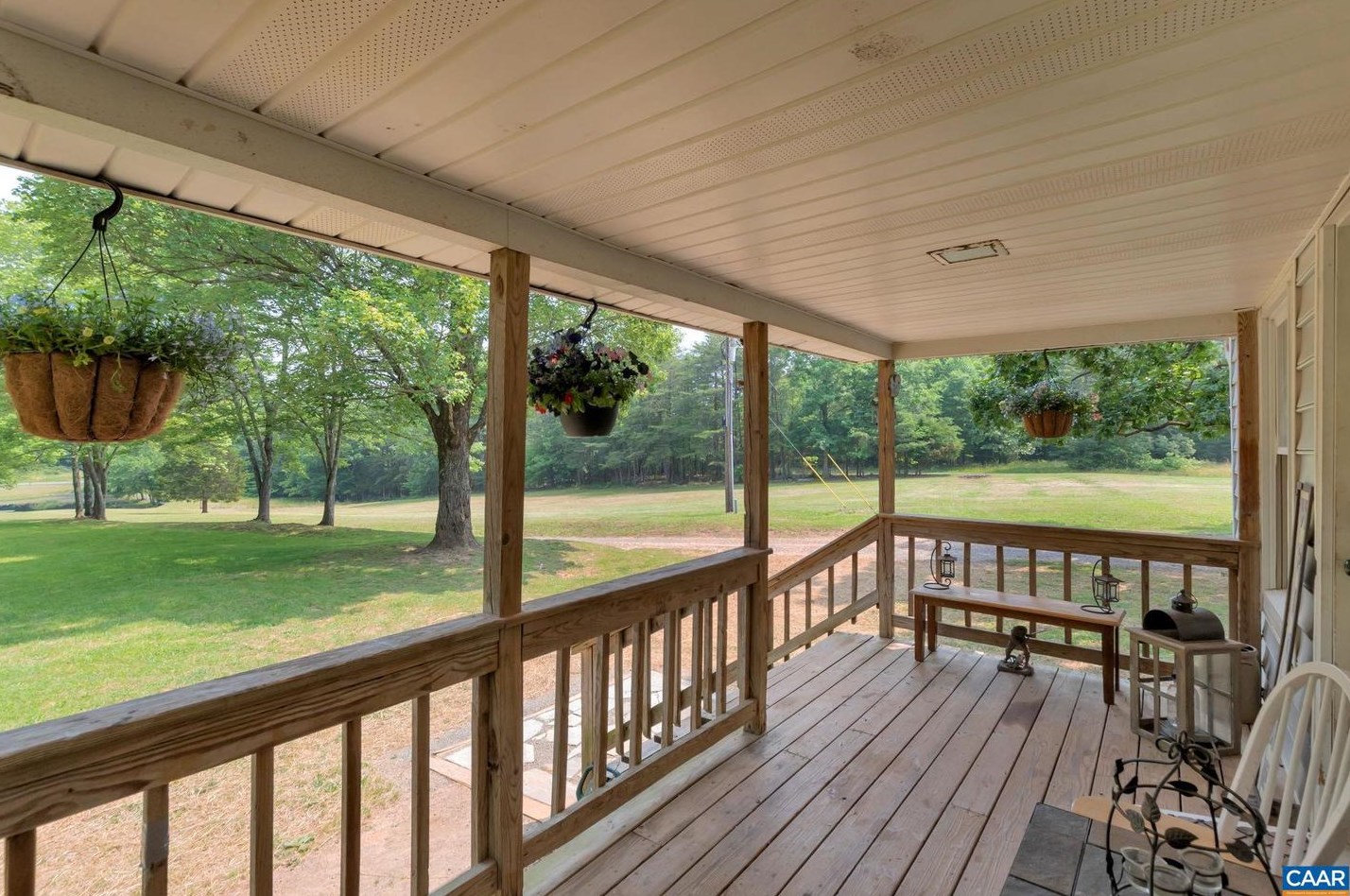 2378 Haden Martin Rd, Bybee, VA 22963