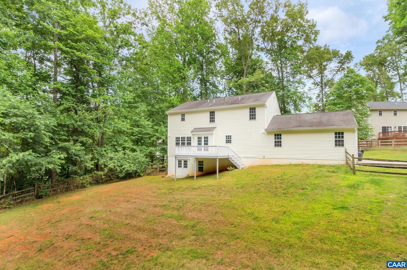 165 Doe Dr, Ruckersville, VA 22968-3169
