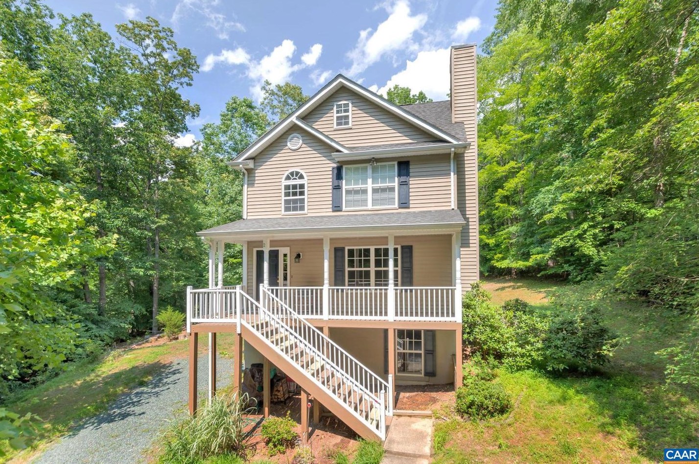 2 Riverside Dr, Bybee, VA 22963