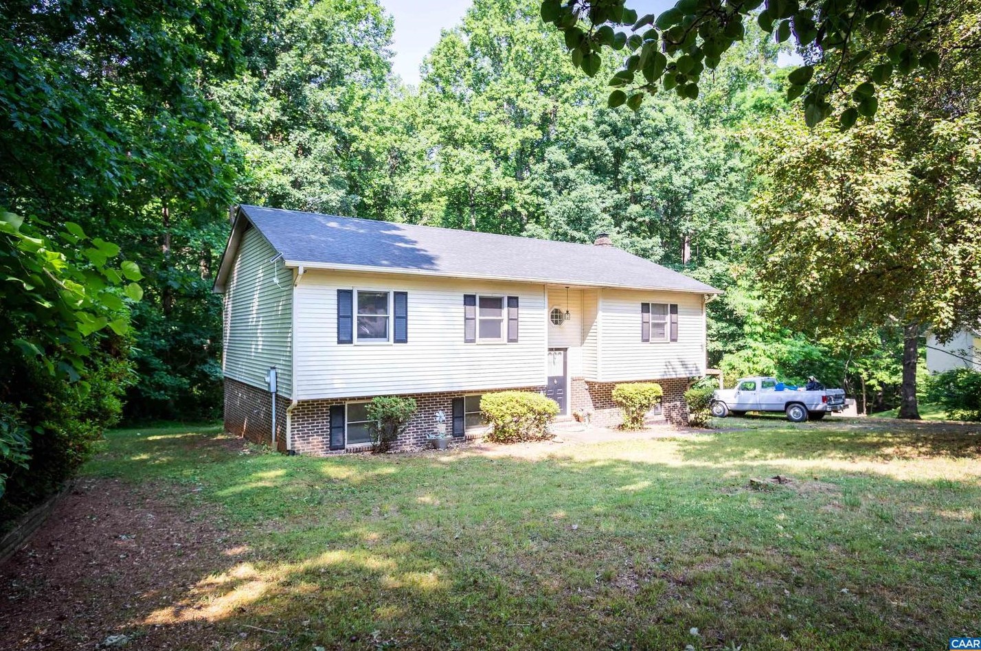 49 Fairlane Cir, Stanardsville, VA 22973