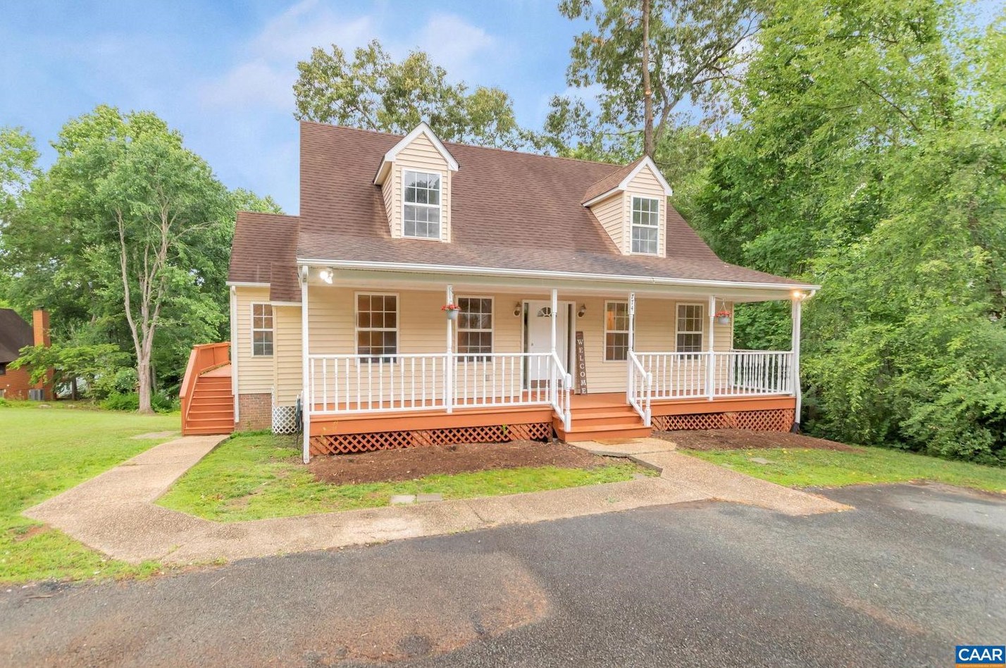 774 Jefferson Dr, Bybee, VA 22963