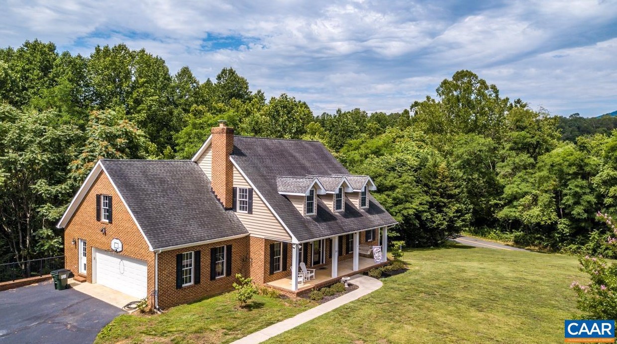 50 Oak Ridge Dr, Stanardsville, VA 22973