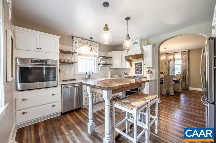 7483 Greenwood Station Rd, Greenwood, VA 22943-1601