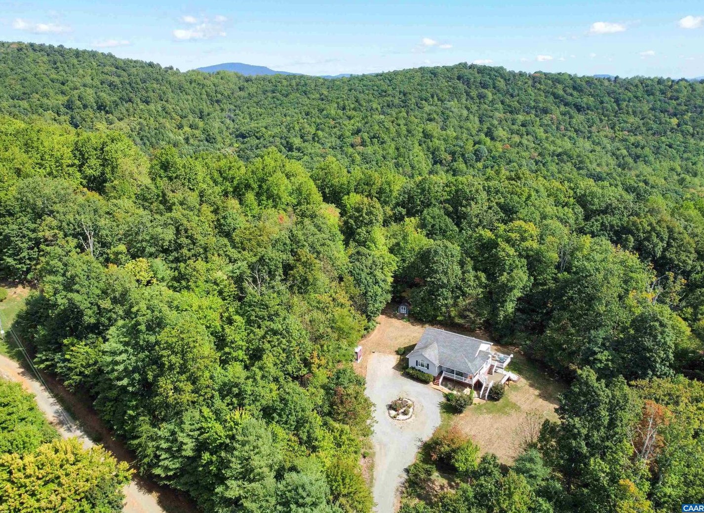 300 Powell Mountain Ct, Stanardsville, VA 22973-2807