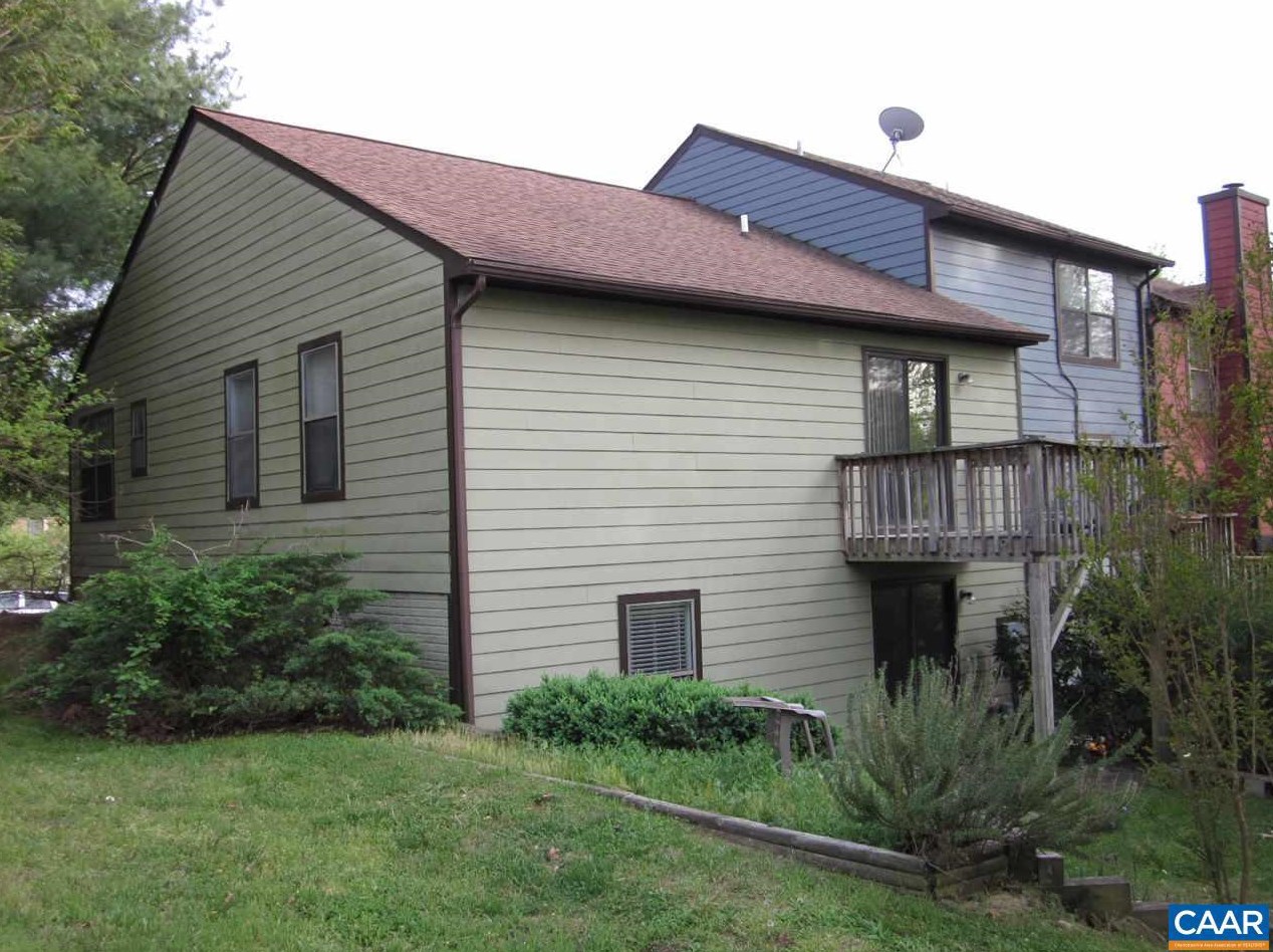 901 Stonehenge Rd, Charlottesville, VA 22901
