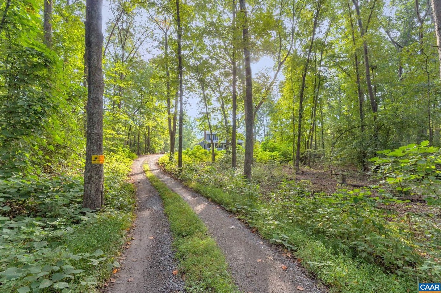 2360 Old Apple Grove Rd, Mineral, VA 23117-3048