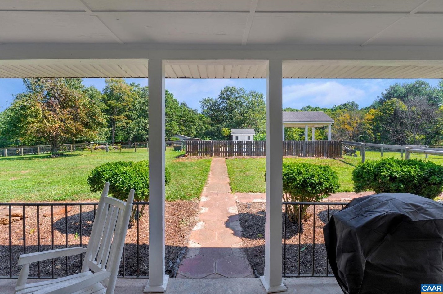 5581 Buffalo Rd, Dillwyn, VA 23936-2185