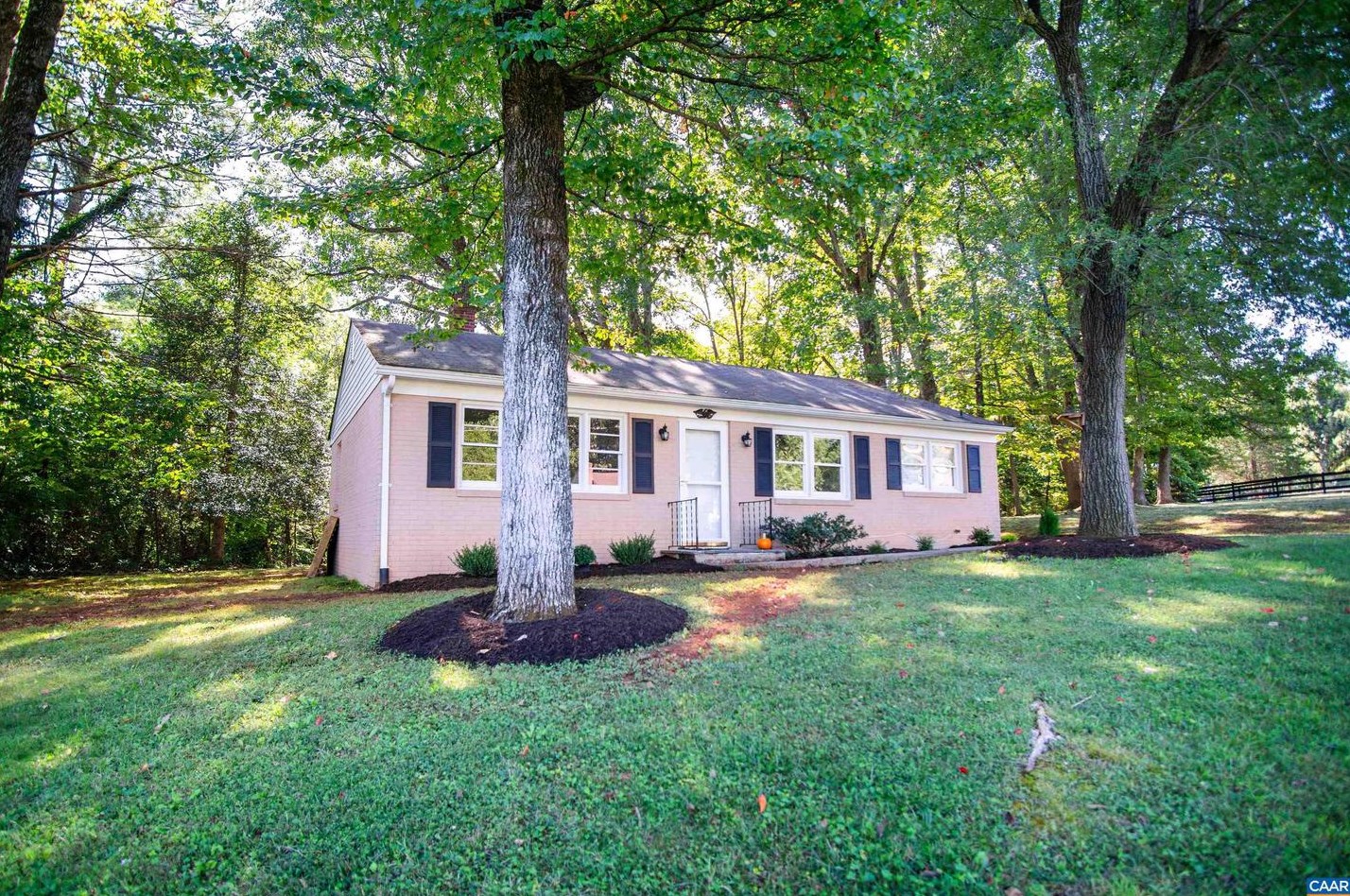 208 Locust Ln, Ruckersville, VA 22968-3035