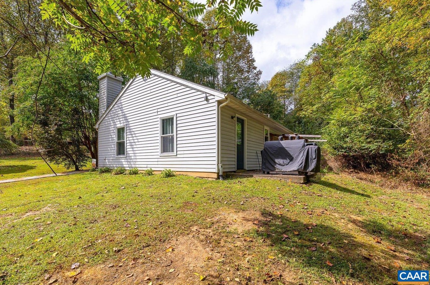 1003 Daffodil Rd, Ruckersville VA  22968-2403 exterior
