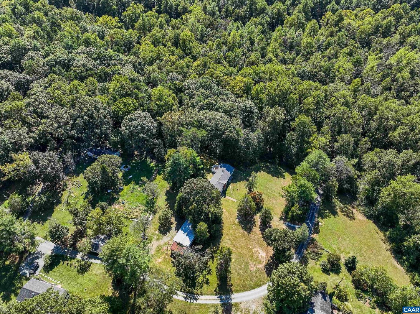 1032 Holly Ridge Rd, Keswick, VA 22947