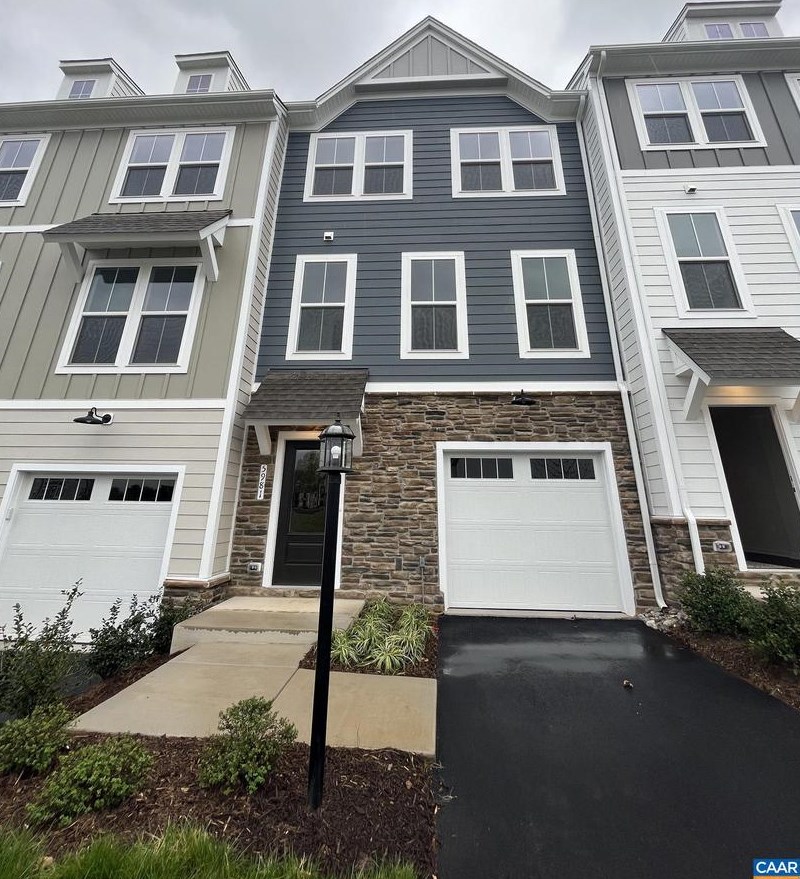 5981 Mccomb St, Crozet, VA 22932