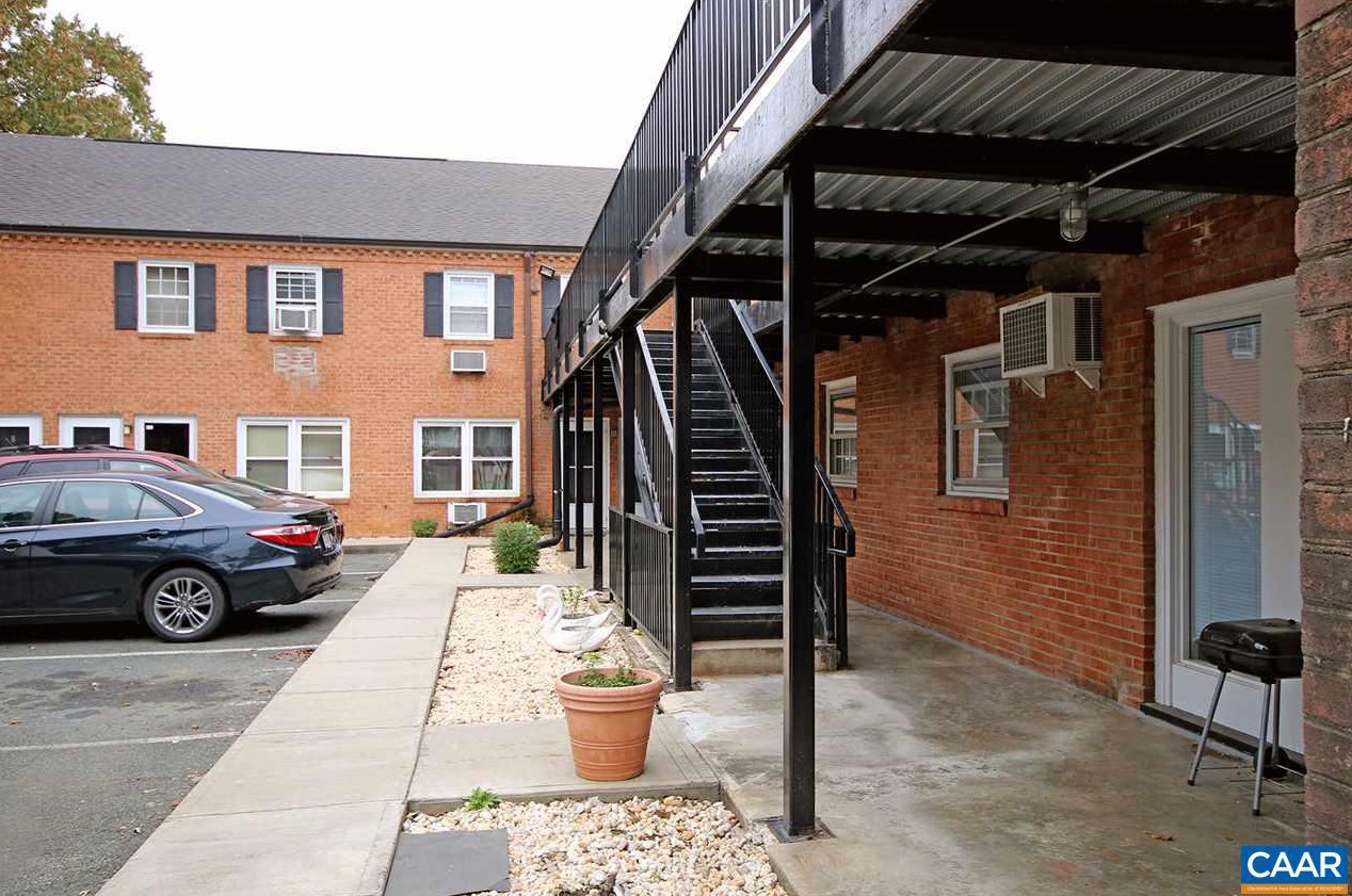 2114 Ivy Rd #2, Charlottesville, VA 22903