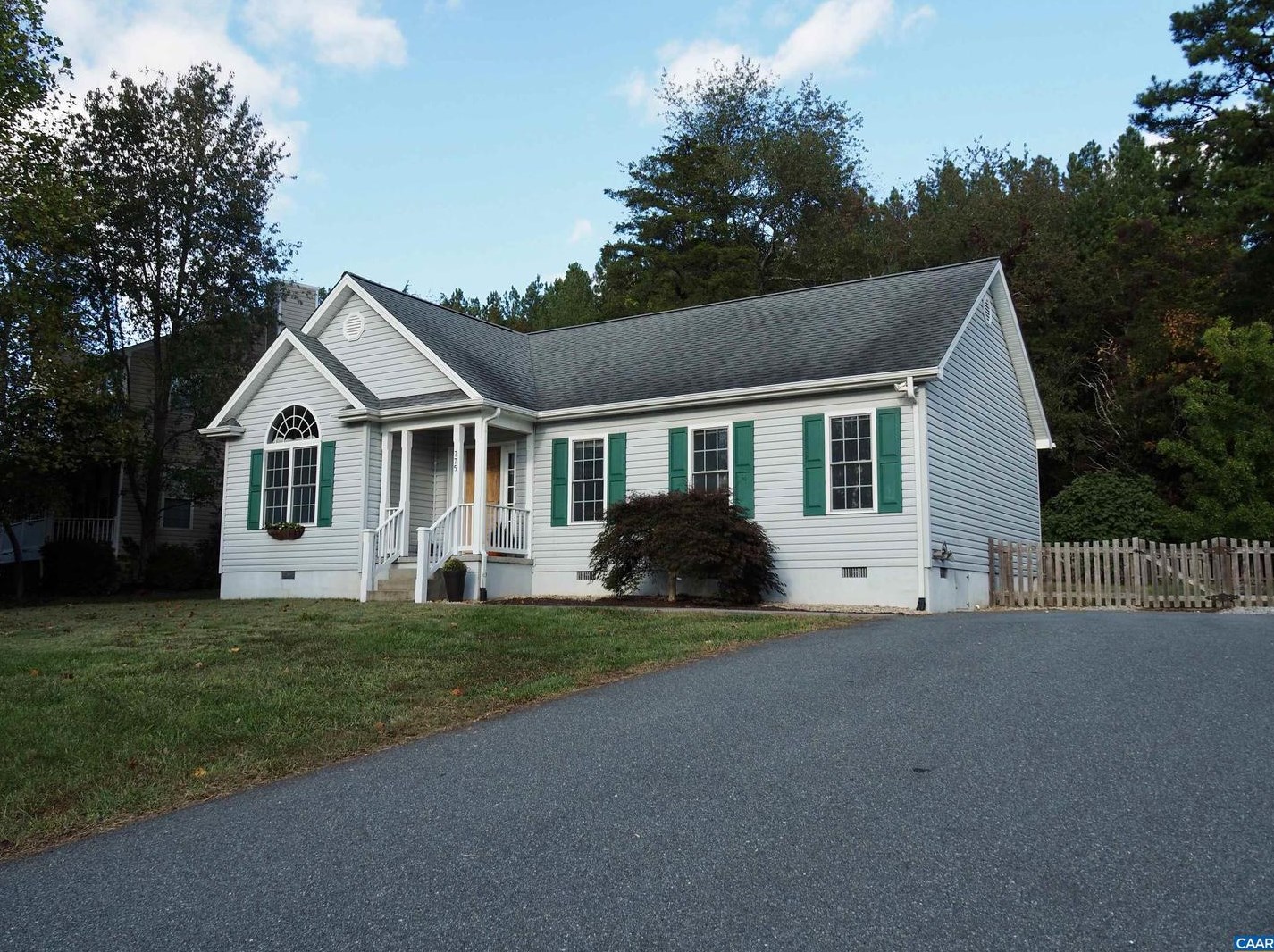 775 Jefferson Dr, Bybee, VA 22963