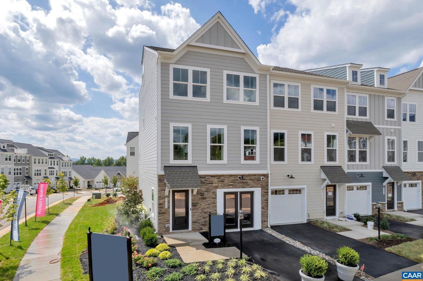 6035 Mccomb St, Crozet, VA 22932