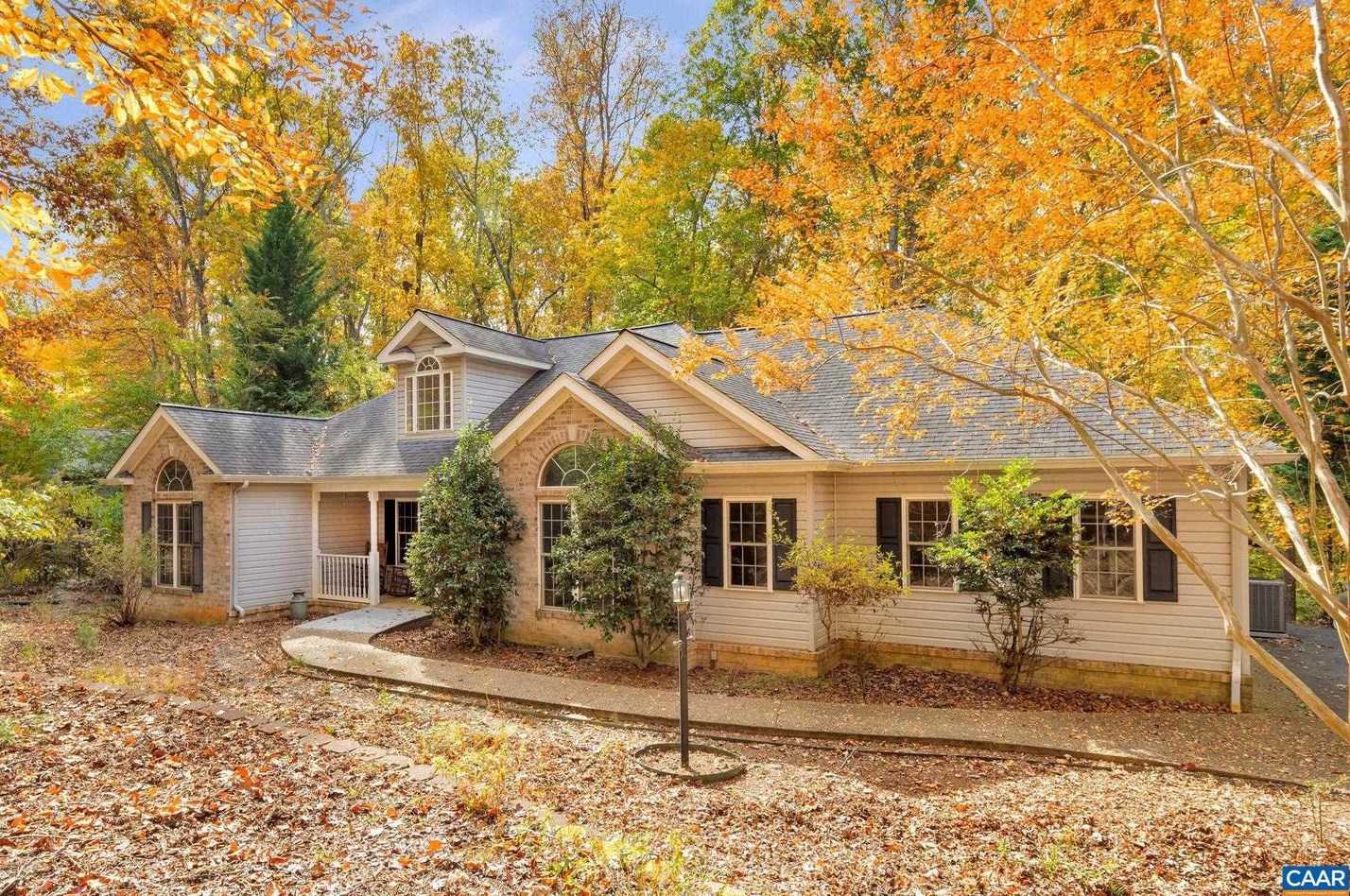 12 Condor Rd, Bybee, VA 22963