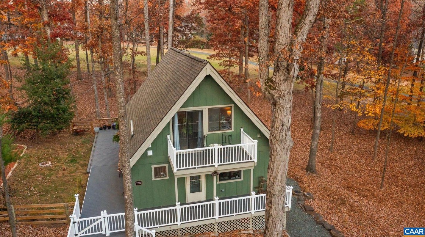 208 Jefferson Dr, Bybee, VA 22963