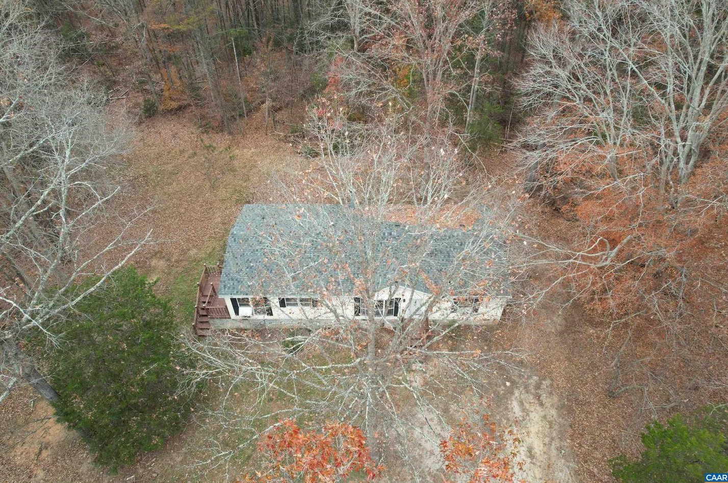 151 Walnut Shade Rd, Louisa, VA 23093-4400