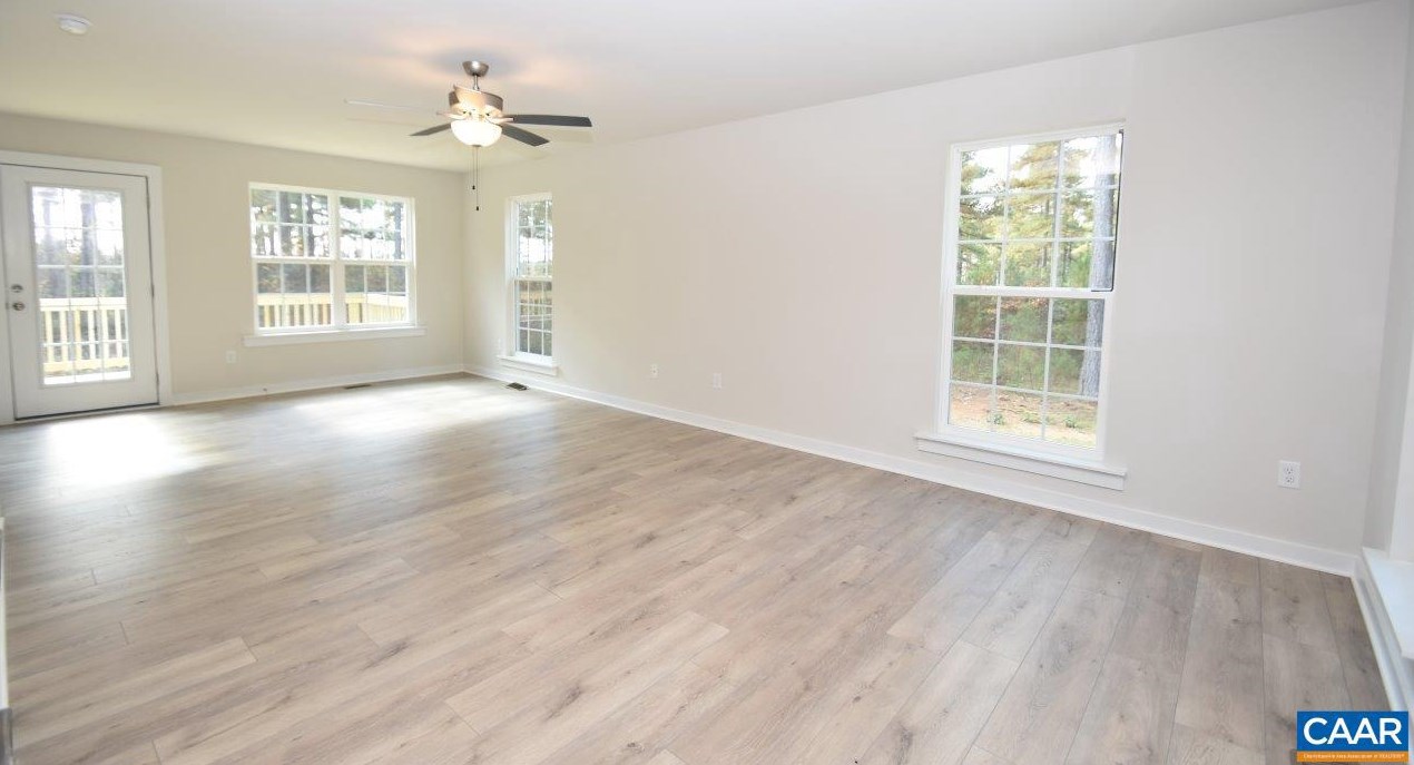 1310 Wilmington Rd, Bybee, VA 22963-4519