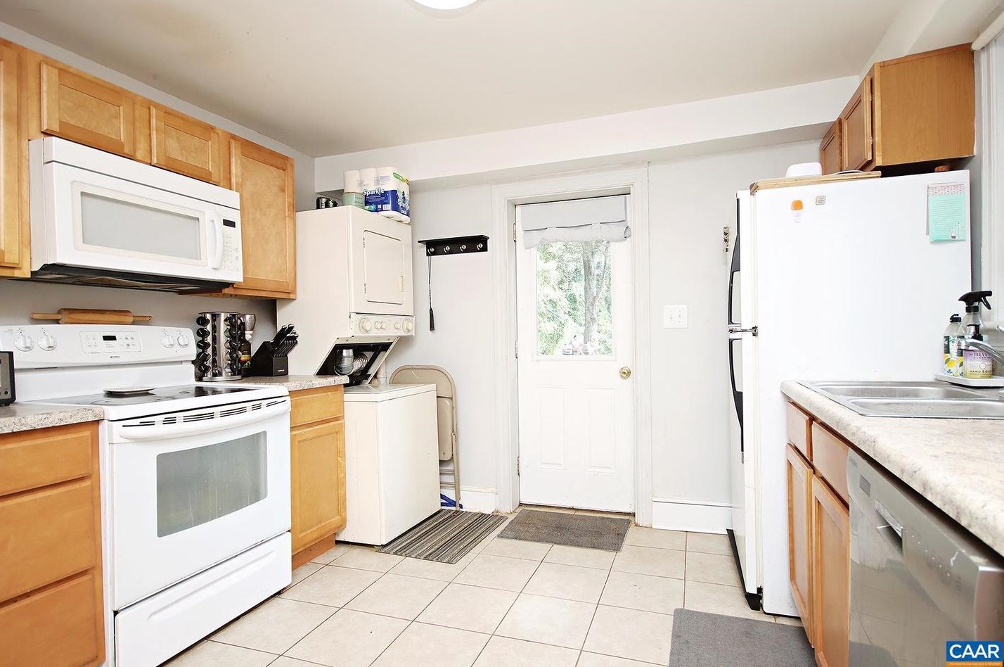 2412 Jefferson Park Ave #b, Charlottesville, VA 22903