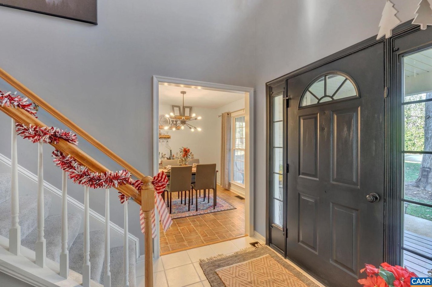 49 Englewood Dr, Bybee VA  22963-3025 exterior