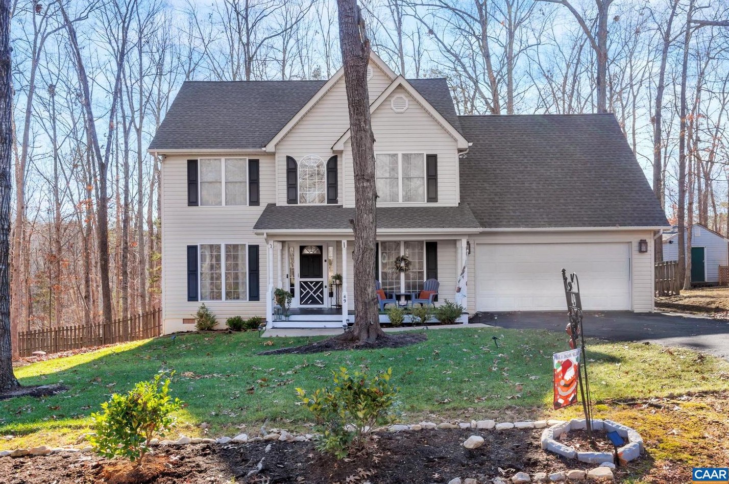 49 Englewood Dr, Bybee, VA 22963-3025