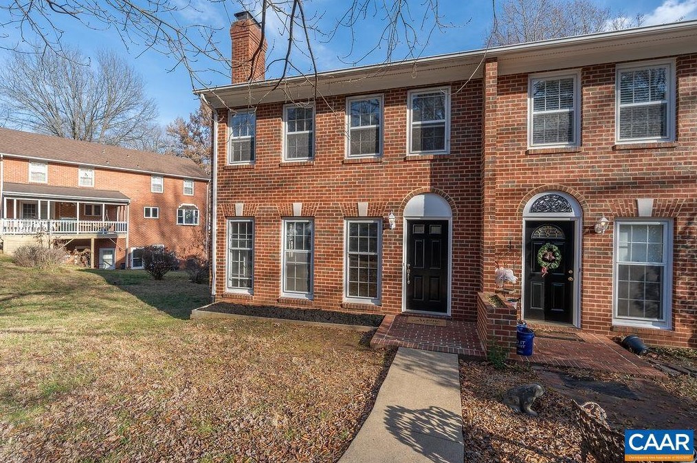 521 Woodmont Dr, Charlottesville, VA 22901-3741