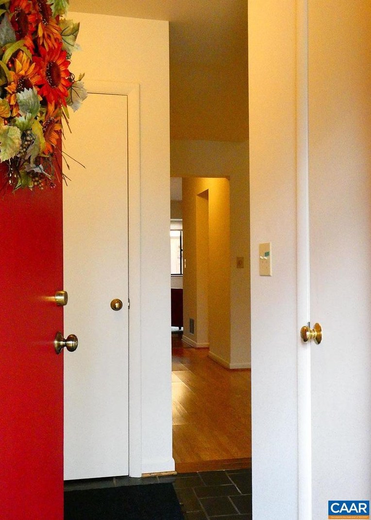 120 Blithe Ct, Charlottesville, VA 22901-8923