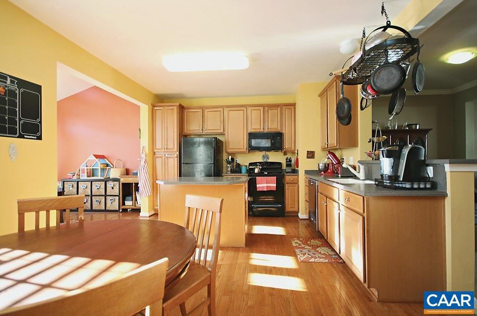925 Rainier Rd, Charlottesville, VA 22903