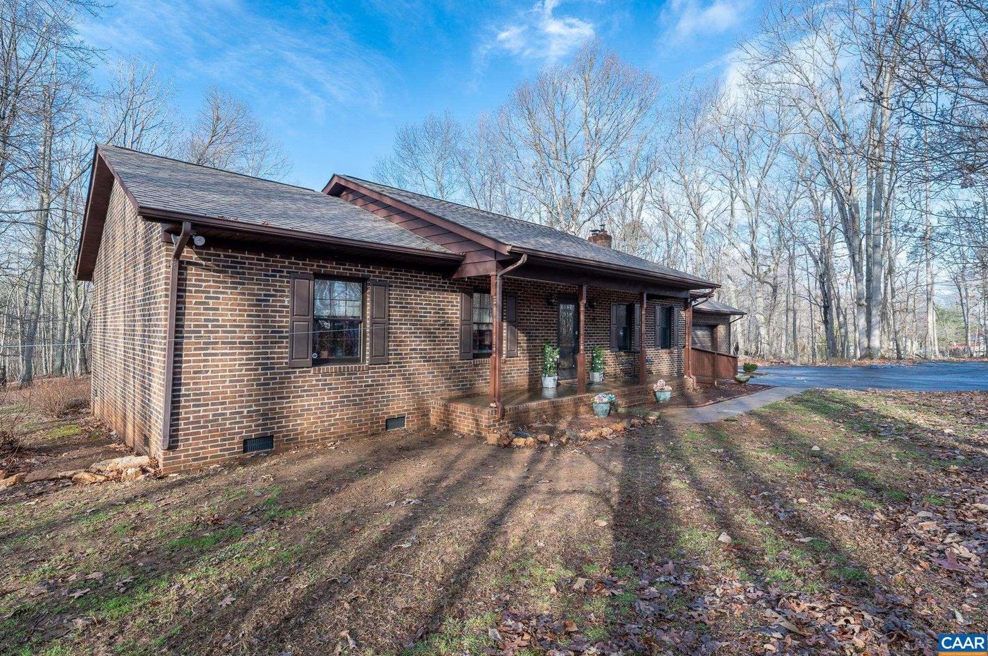 159 Bells Ln, Louisa, VA 23093