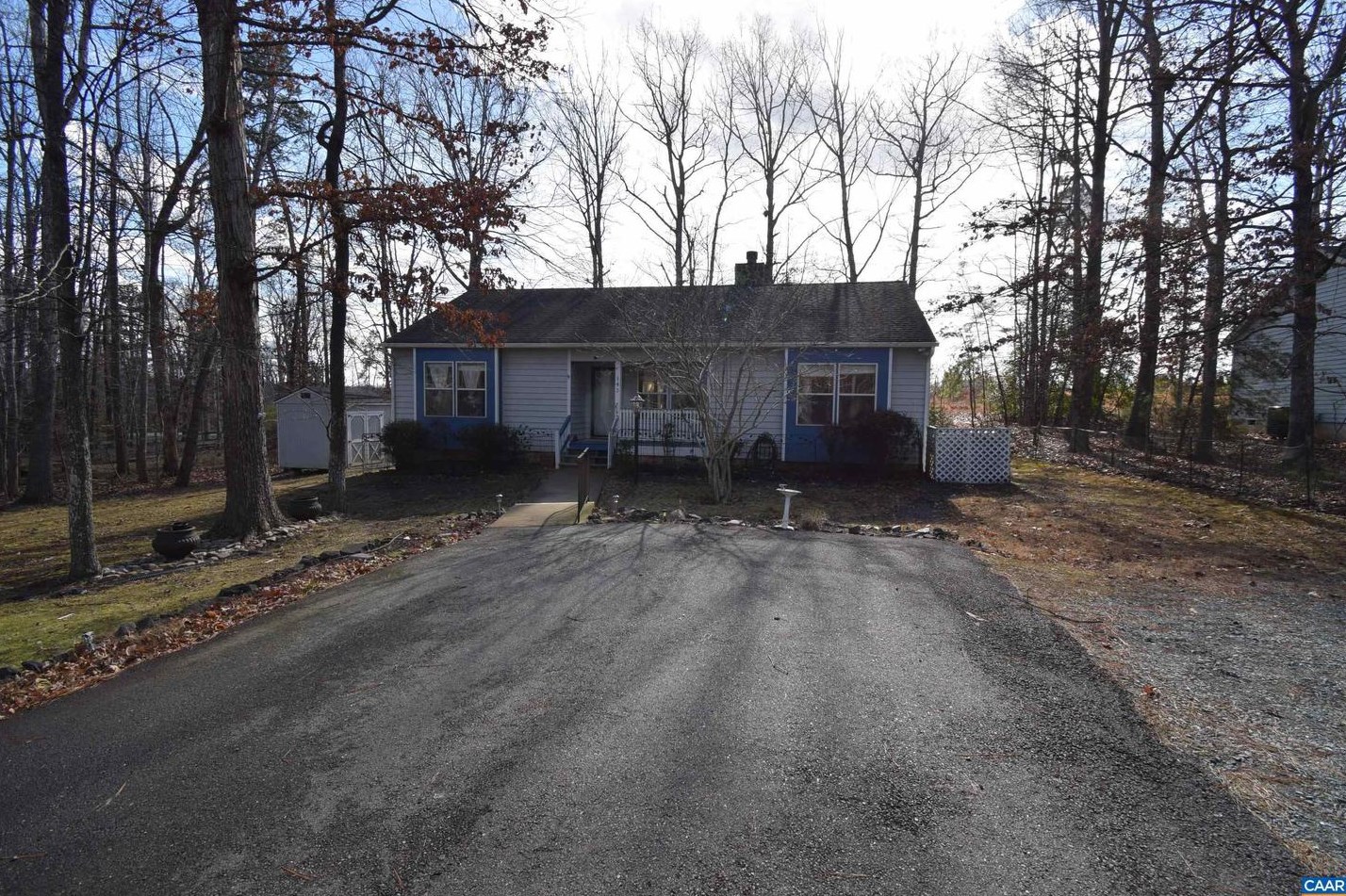 145 Jefferson Dr, Bybee, VA 22963