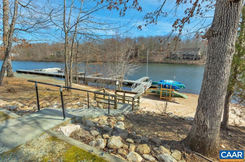 9 Bearwood Dr, Bybee VA  22963-2842 exterior