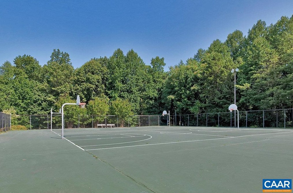 9 Bearwood Dr, Bybee VA  22963-2842 exterior